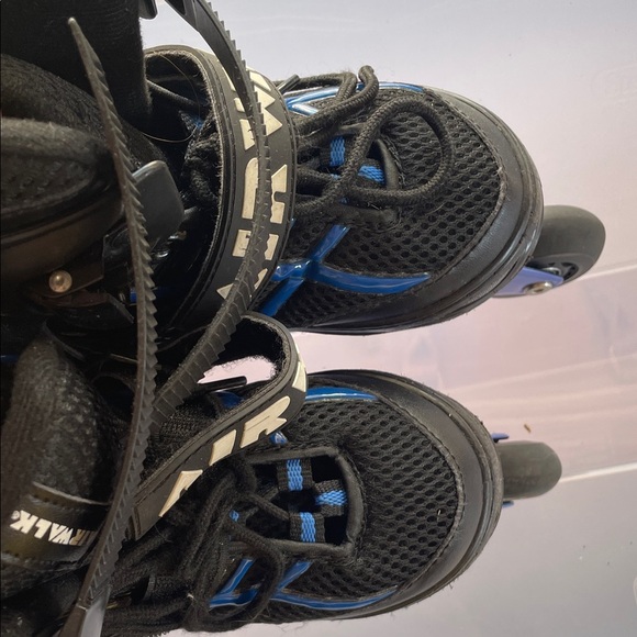 Airwalk Kids Inline Skates - Black and Blue roller blade. - Picture 8 of 9